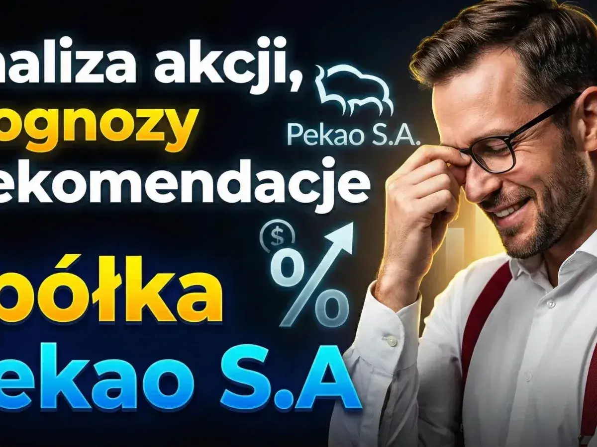 Analizy akcji i prognozy od Pekao S.A. - mężczyzna z okularami uśmiecha się, sugerując sukces.